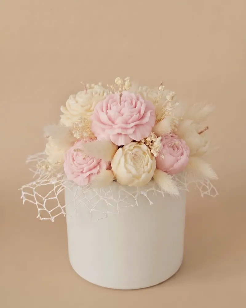 Large candle bouquet: pink and white flower candles with dried flowers in a large box